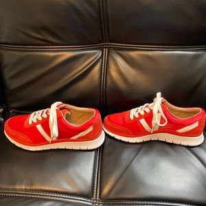 Vionic sneakers